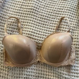 Elegant Victoria Secret Lace Demi Bra - lightly lined - NWOT